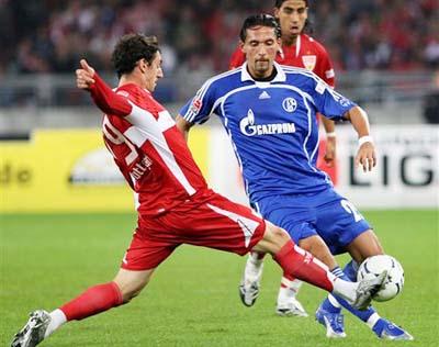 过点球扳回 过点球扳回